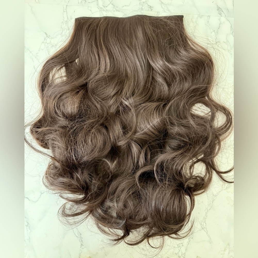 Natural 26 inch Wavy Clip-In Hair Extension - medium Brown one piece clip